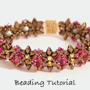 Puede incluir: Un brazalete de cuentas con un diseño geométrico. Las cuentas son de color dorado y rosa.