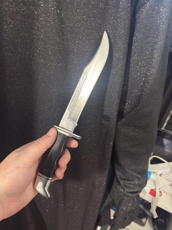 Buck 120 Scream Knife - Ghostface Horror Prop Replica - Cosplay Ready