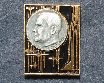 Vintage Badge SPACE Yuri Gagarin First Cosmonaut USSR