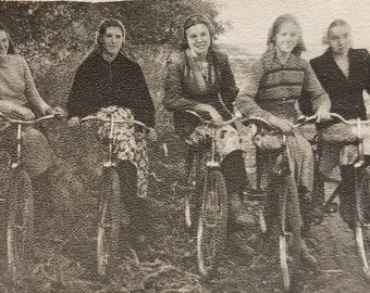 Filles à vélo