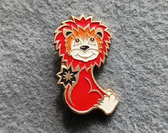 Vintage Badge Lion Pin Icon USSR