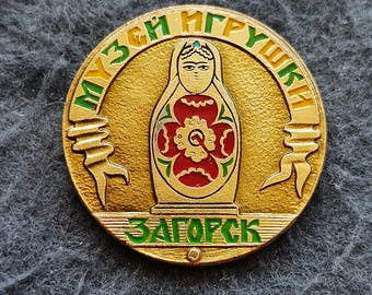 Matryoshka Doll Toy Museum Vintage Pin USSR