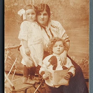 Matka z dziećmi Studio Antyczne zdjęcie 1900