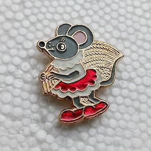 Mouse with Spikelets Badge USSR Pin Icon