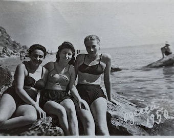 Vintage photo Women Beautiful Girl Swimwear Beach 50s