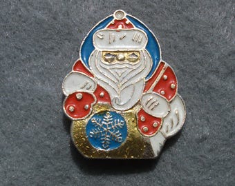 Santa Clause New Year ! Christmas Badge Pin Icon USSR
