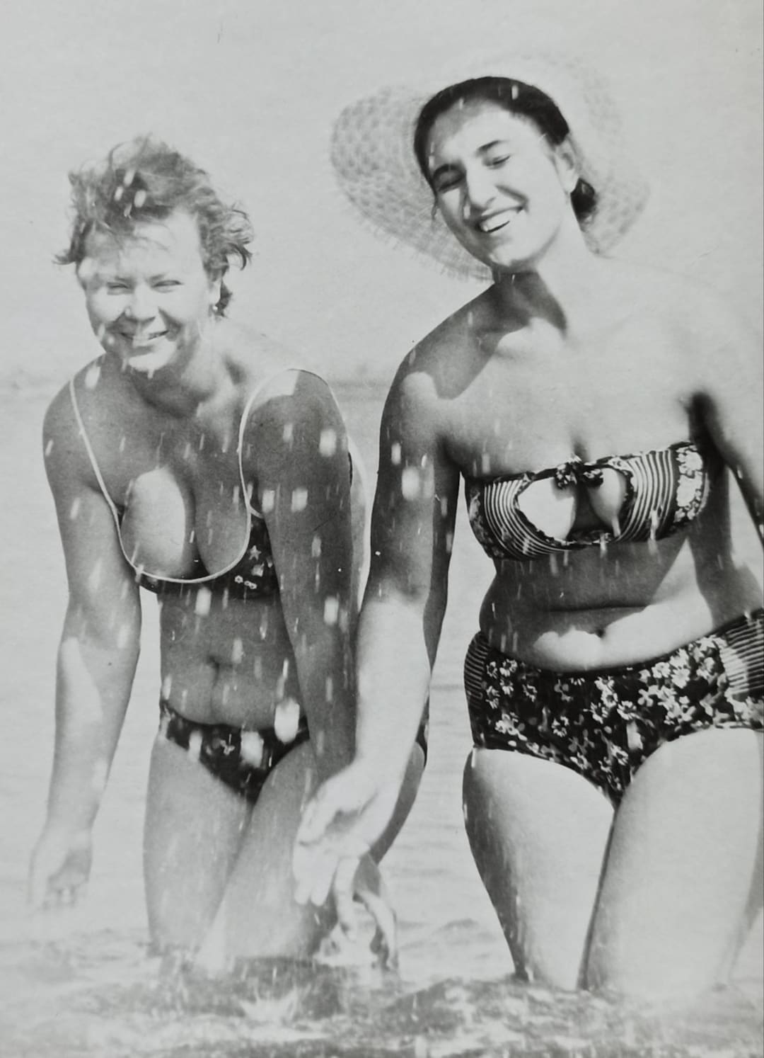 Vintage Photo Two Happy Beautiful Girls Women Big Breast Swimsuit Bikini  Beach -  Canada