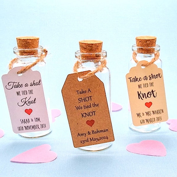 Take A Shot We Tied The Knot, Tag and Glass Bottle with Cork.  | Wedding favors | Wedding favours | Take a shot | We Tied the Knot | 20ml