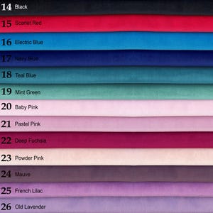 Puede incluir: Una carta de colores que muestra 12 muestras de tela diferentes, numeradas del 14 al 26. Las muestras est&aacute;n dispuestas verticalmente, con el color m&aacute;s oscuro en la parte superior y el color m&aacute;s claro en la parte inferior. Los colores son: negro, rojo escarlata, azul el&eacute;ctrico, azul marino, azul aguamarina, verde menta, rosa beb&eacute;, rosa pastel, fucsia intenso, rosa polvo, malva, lila franc&eacute;s y lavanda antigua.