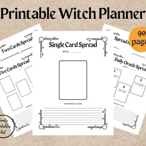 Puede incluir: Un planificador de brujas imprimible con dise&ntilde;os para tiradas de cartas del tarot, incluyendo tiradas de dos cartas, cinco cartas y una sola carta. Incluye una tirada de or&aacute;culo diaria y tiene 90 p&aacute;ginas. El t&iacute;tulo es "Printable Witch Planner".