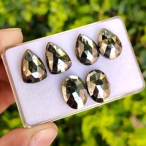 Pyrit Cabochons: Edelstein im Rosenschliff (14 x 10 MM)