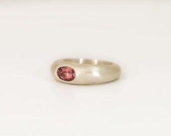 Anillo de plata con turmalina rosa, talla 6 1/4 (EE. UU.)