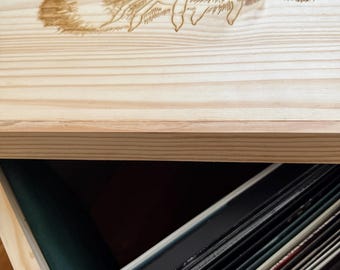 Caja de música personalizada con forma de abeja (tamaño CD)