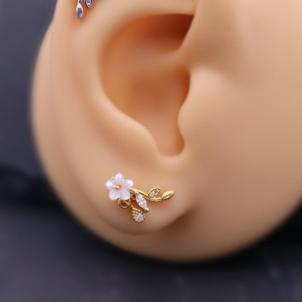 Flower with Pearl Pearl Cubic Zirconias 18K Gold Rose Gold & Silver Stainless Steel ear tragus helix Lobe Cartilage Piercing