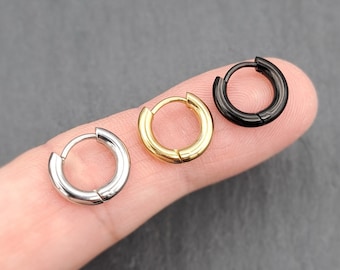 Orecchini Huggie Hoop Cerchi in acciaio chirurgico Cerchi semplici minimalisti Oro Argento Nero Sleeper Helix Conch Daith Piercing per uomini e donne