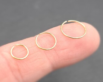 Petite boucle d'oreille minimaliste simple en argent sterling 925 en or 18 carats pour cerceau de tragus, cerceau du cartilage, cerceau hélicoïdal Huggie, cerceau de nez délicat