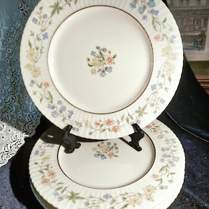 4 dinner plates by Lenox  SPRING BOUQUET