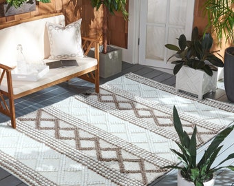 About Home Premium Quality 100% Recycled plastic (PET) yarn Sustainable Environment Friendly Garden rug / Living room rug