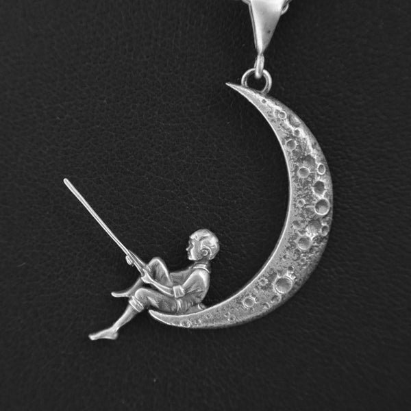 Colgante de niño sentado en la luna, soñando en la luna creciente, colgante de plata de ley 925, collar de luna creciente de DreamWorks, regalo minimalista