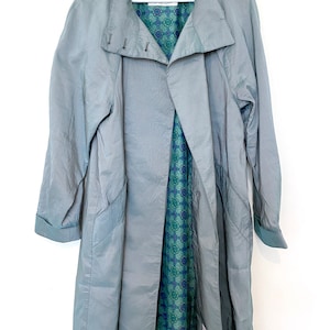 Vintage Iridescent Shiny Green Blue Mermaid Coat Size: 8