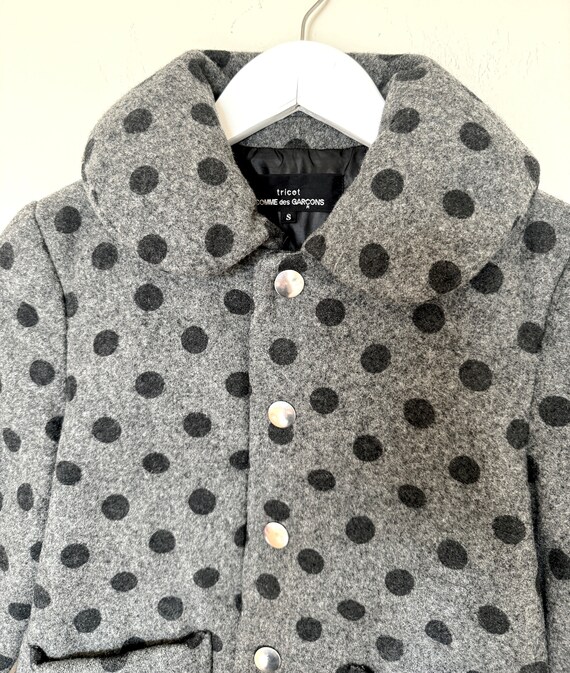 ジャケット・アウター tricot COMME des GARCONS dot jacket Tricot Comme Des Garçons Wool Grey Dot Lightweight Down Jacket