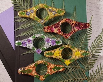 Custom Flower Page Holder | Thumb book holder