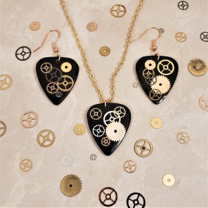 Collar y pendientes personalizados de resina para guitarra