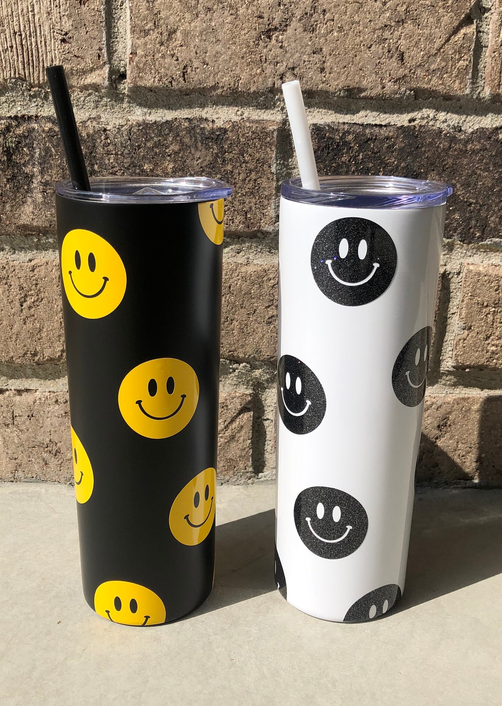 Sippin' Pretty Neutral Smiley and Daisy Checkered 40oz Drink Tumbler With  Lid And Straw in 2023