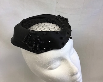 Ladies 1950s Pill Box Hat, Vintage Hat, Black  Hat, 1950's Hat  Ladies Retro hat, Cosplay hat, Fashion Hat