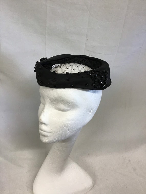 Ladies 1950s Pill Box Hat, Vintage Hat, Black  Ha… - image 4