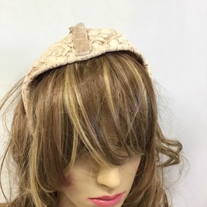 Vintage Ladies Fascinator  Hat, Beige Tan Lace  Hat, Marionett Hat,  Ladies Retro hat, Cosplay hat, Fashion Hat