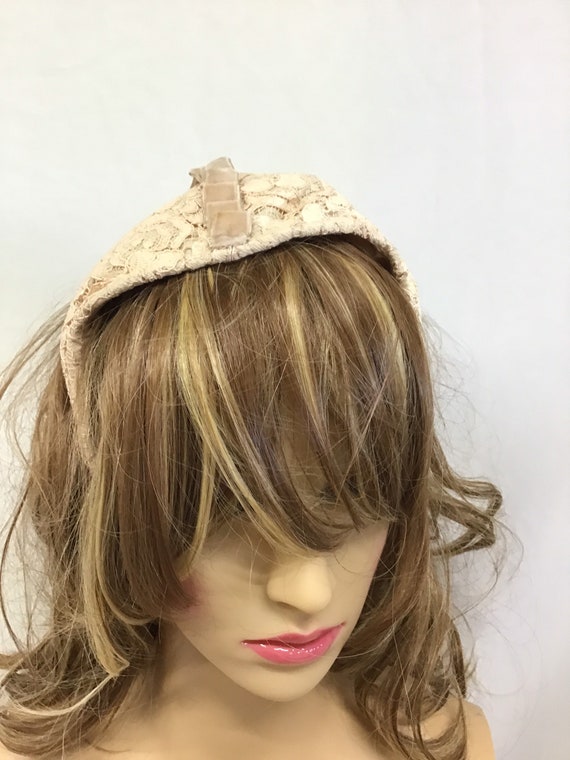 Vintage Ladies Fascinator  Hat, Beige Tan Lace  Ha