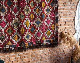 Kilim turco vintage grande con letreros nómadas de lana negra rubia: 1,8 m / 1,6 m