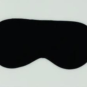 large adjustable 100% silk eye mask for men and women, comfortable super soft, with adjustable strap. image 1