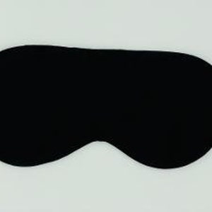 large adjustable 100% silk eye mask for men and women, comfortable super soft, with adjustable strap. image 2