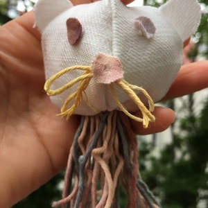 ¡Juguete seguro incluso si los gatos mastican! ¡Está hecho con base en la ecología de los gatos! ¡Juguete orgánico para gatos hecho a mano! Hierba gatera orgánica holística sostenible teñida de forma natural