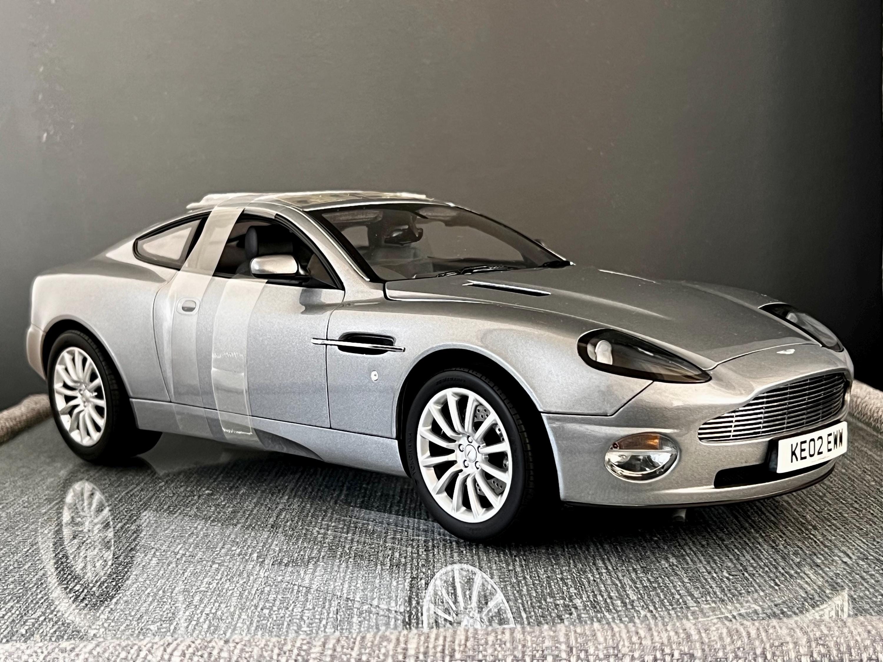 KYOSHO 1/12 Aston Martin V12 Vanquish 京商 アストンマーティン