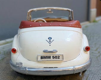 Maisto 1/18 - BMW 502 1955 Cabriolet off White Diecast Scale Model