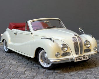 Maisto Die-cast Model Classic Car 1955 BMW 502 Collectible Display