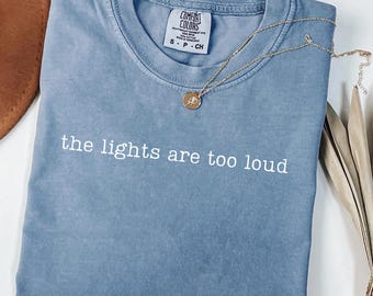 Las luces son demasiado fuertes PNG – Cita divertida sobre salud mental neurodivergente