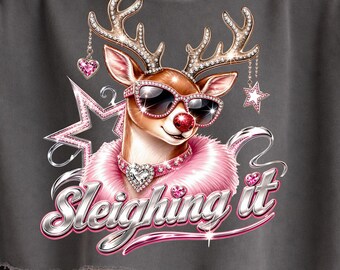 PNG de Rena Glamorosa, PNG de Rena Chique de Natal, Gráfico Natalino Preppy, Design de Camiseta de Natal Brilhante, Sublimação "Arrasando" (Download Digital)