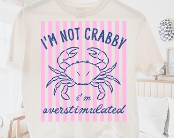 PNG sobrecarregado, design listrado para neurodivergentes, camiseta de verão para autismo, TDAH e sobrecarga sensorial. Design de sublimação PNG.
