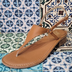 Sandali artigianali da donna fatti a mano con materiali di qualità: vera pelle e vero cuoio 100% Made in Italy Handmade Sandals for Woman immagine 1