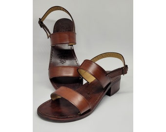 Handgefertigte Damensandalen aus hochwertigen Materialien: echtes Leder und echtes Leder 100 % Made in Italy Handgefertigte Sandalen für Damen