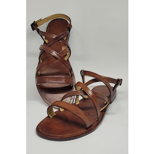 Sandali artigianali da donna fatti a mano con materiali di qualità: vera pelle e vero cuoio 100% Made in Italy Handmade Sandals for Woman Marrone