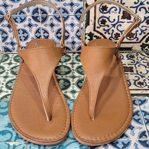 Sandali artigianali da donna fatti a mano con materiali di qualità: vera pelle e vero cuoio 100% Made in Italy Handmade Sandals for Woman immagine 3