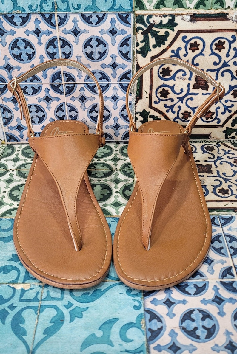 Sandali artigianali da donna fatti a mano con materiali di qualità: vera pelle e vero cuoio 100% Made in Italy Handmade Sandals for Woman immagine 3