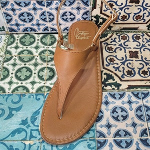 Sandali artigianali da donna fatti a mano con materiali di qualità: vera pelle e vero cuoio 100% Made in Italy Handmade Sandals for Woman immagine 4