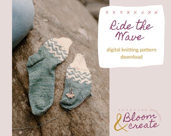 Ride the Wave sock pattern // beach inspired knitting pattern