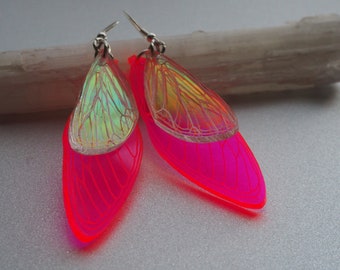 cicada wing earrings > neon pink and iridescent cicada wing earrings > black light earrings > fairy wing earrings > handmade by queenbeams